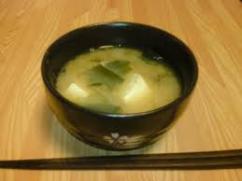 Recetas – Sopa de miso blanco con raviolis chinos