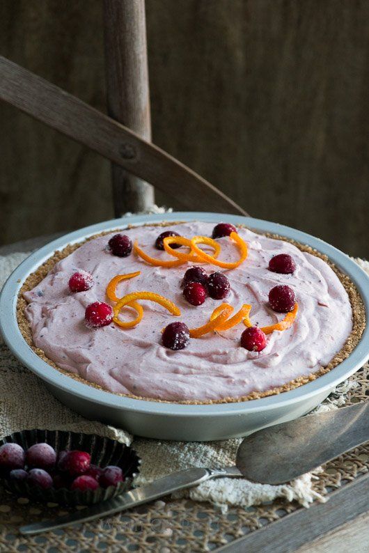 Pastel de arándano esponjoso sin hornear con corteza de galleta Graham