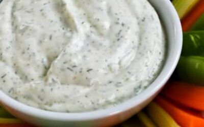 Dip de rancho casero de la abuela Denny (bajo en carbohidratos y ceto)