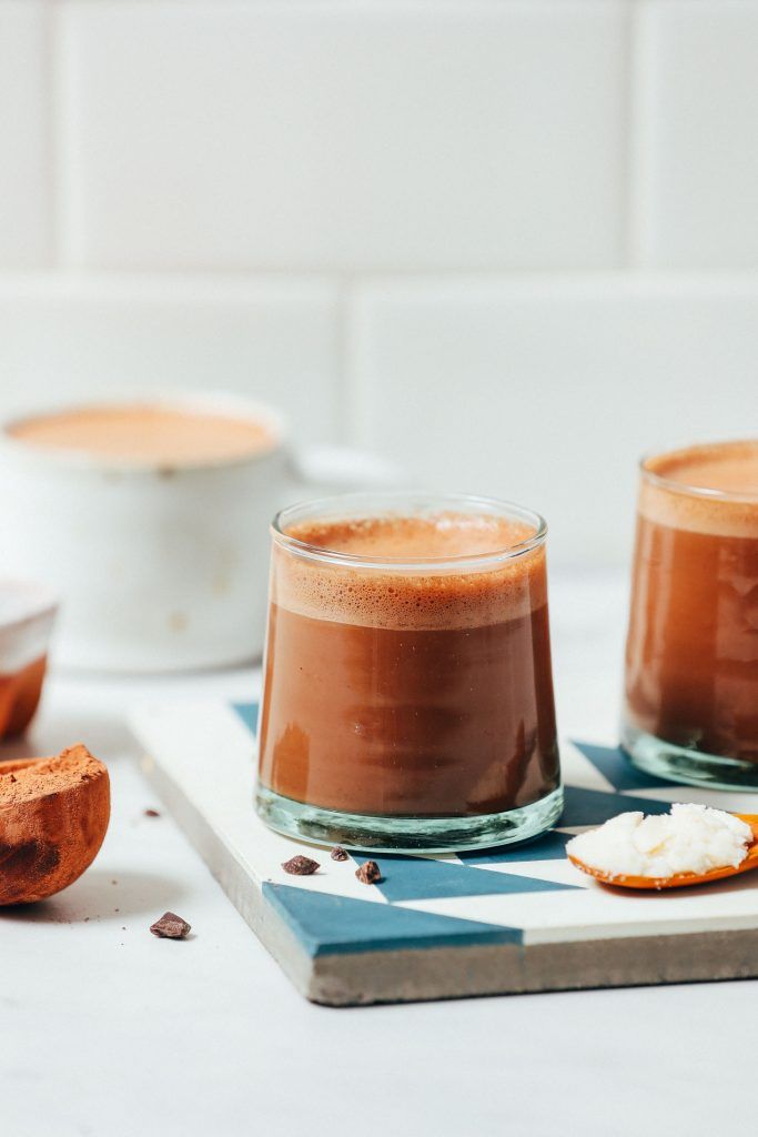 Chocolate caliente adaptogénico (bajo en azúcar)