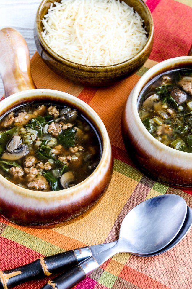 Sopa de pavo molida con champiñones y espinacas