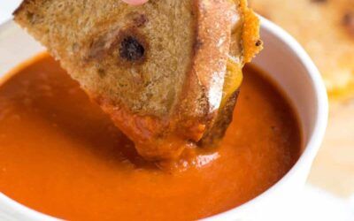 Sopa de tomate de tres ingredientes fácil