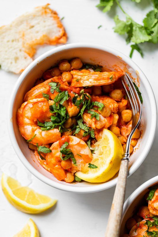 7 ingredientes de camarones y garbanzos Harissa