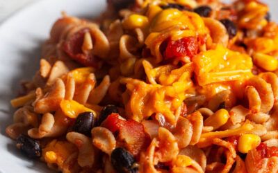 Sartén de pasta vegana Tex-Mex simple