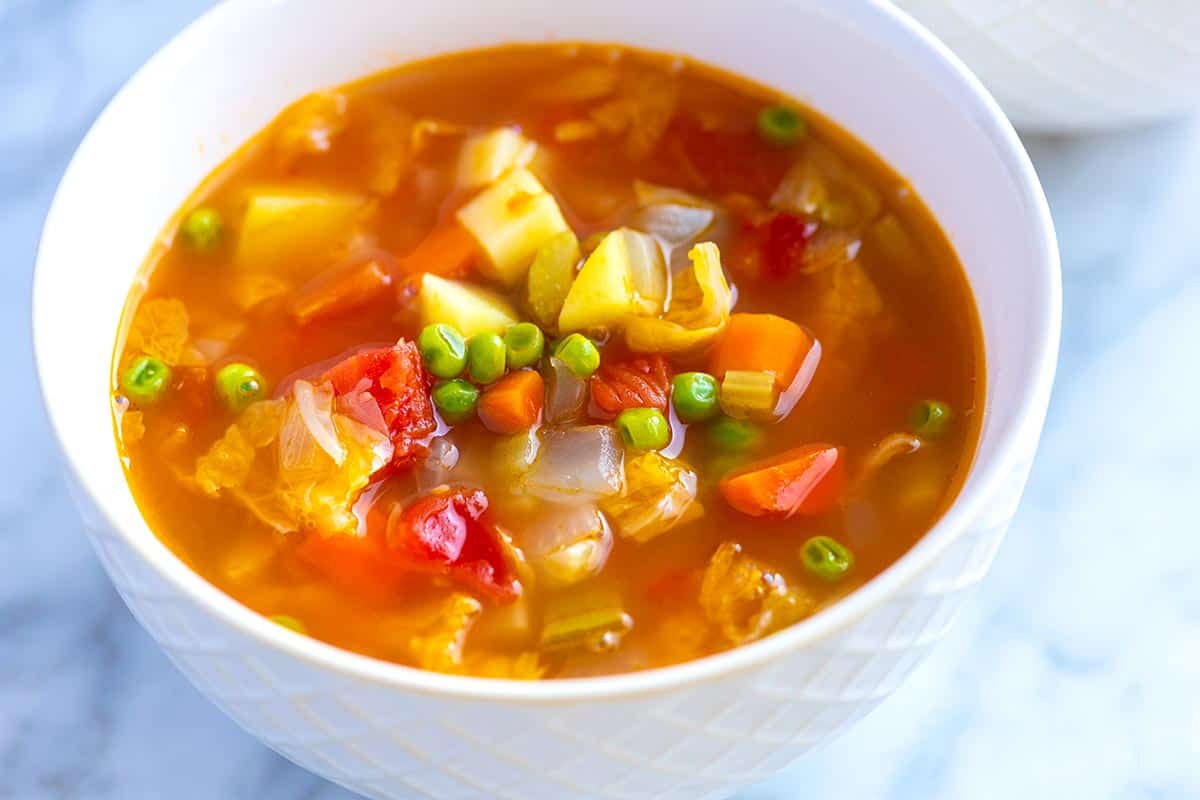 Sopa de verduras casera fácil