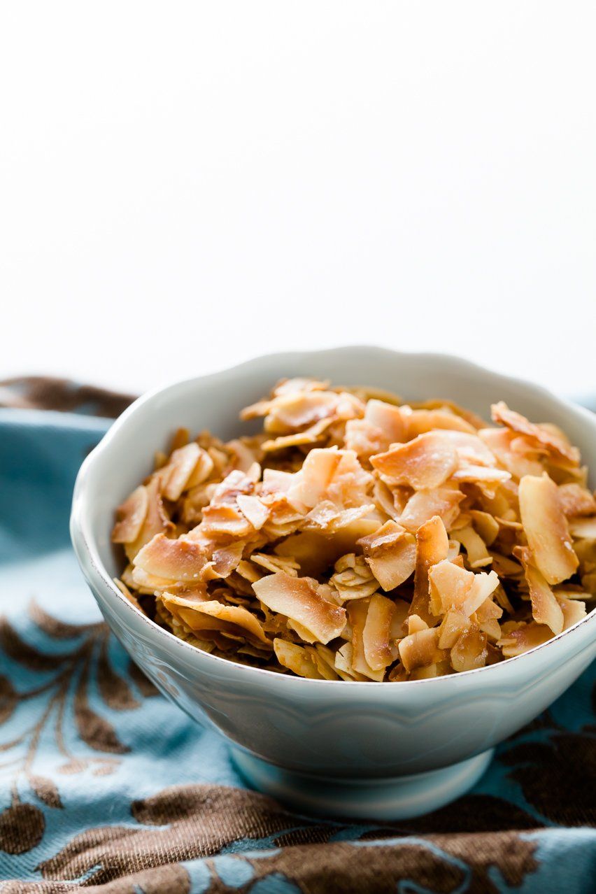 Chips de coco tostados de 10 minutos