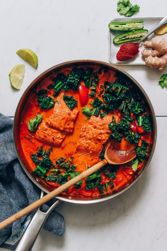 Curry rojo de salmón fácil de 1 sartén