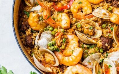 Weeknight Almejas y Camarones Paella de Mariscos