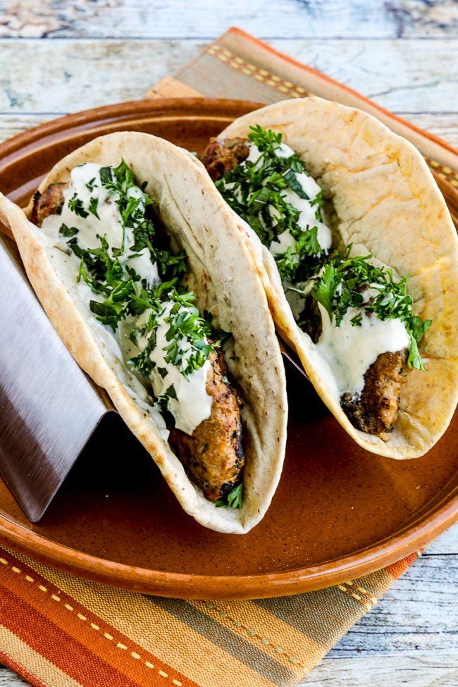 Hamburguesas de pavo a la parrilla del Medio Oriente