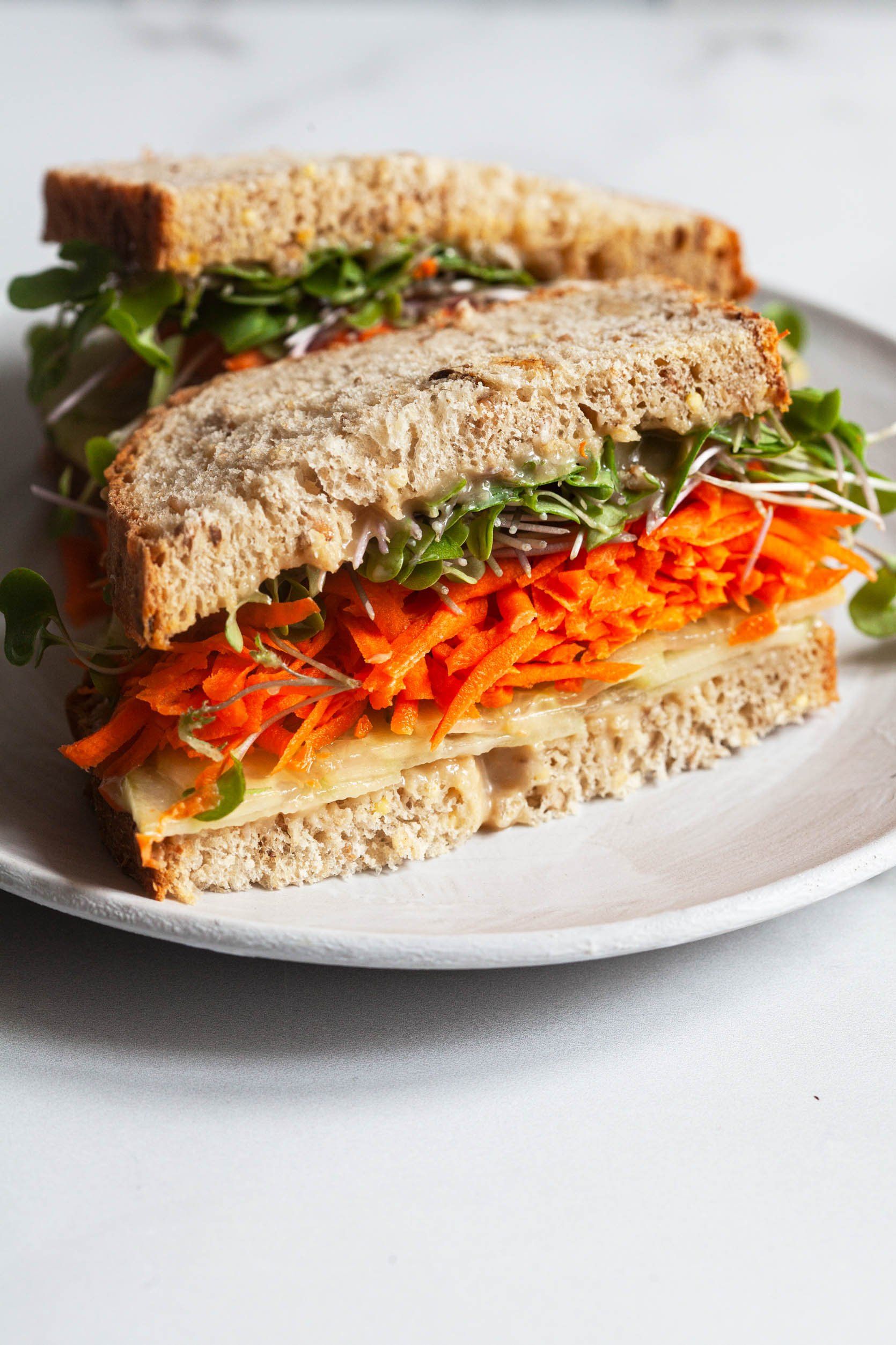 Miso Tahini Sandwich de vegetales