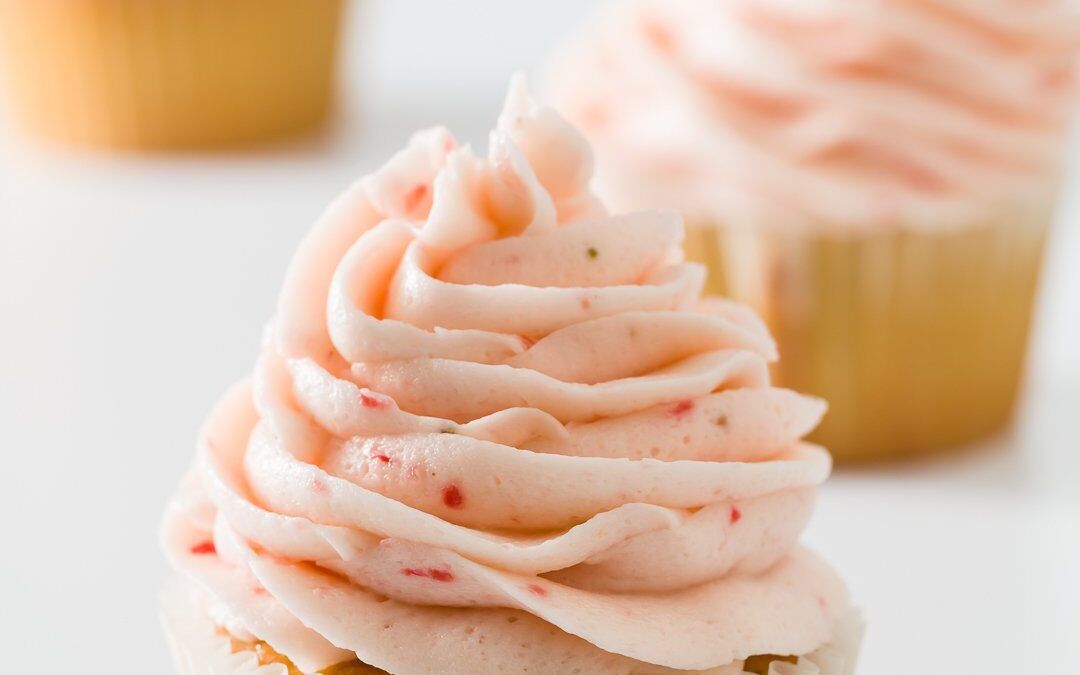 Glaseado de mantequilla de fresa fresca