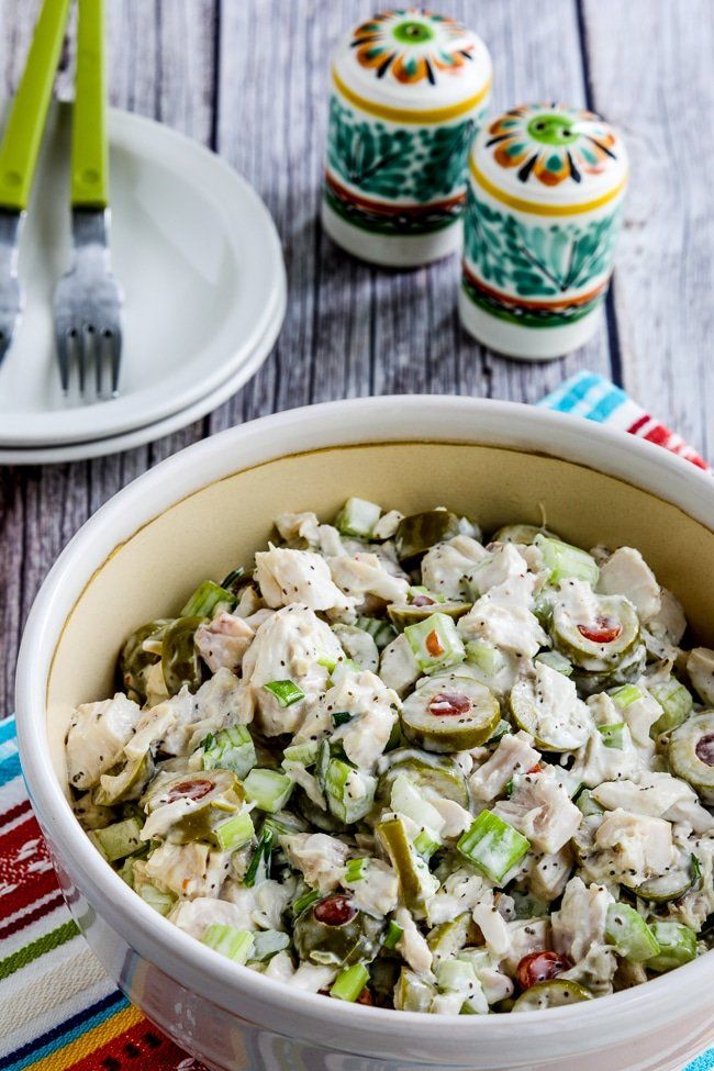 Ensalada de pollo con aceitunas verdes