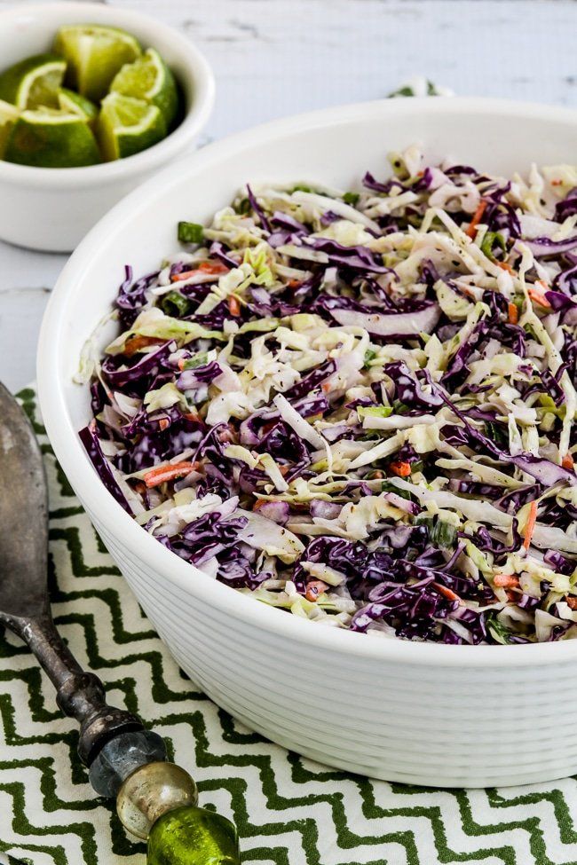 Ensalada de col picante con lima