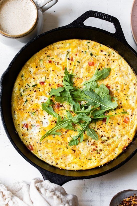 Frittata de cebollas caramelizadas y calabacín