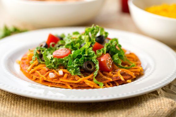 Enchiladas de queso vegano apiladas