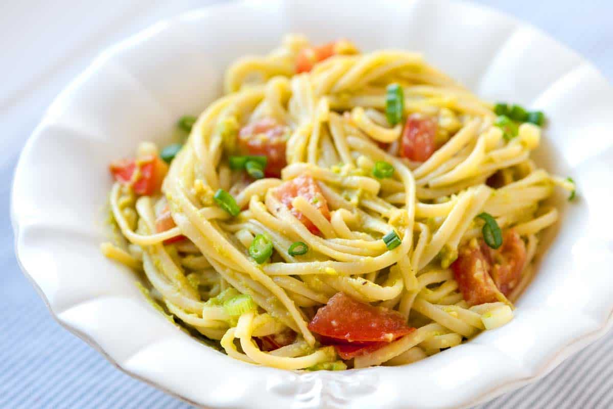 Pasta de aguacate rápida y fácil