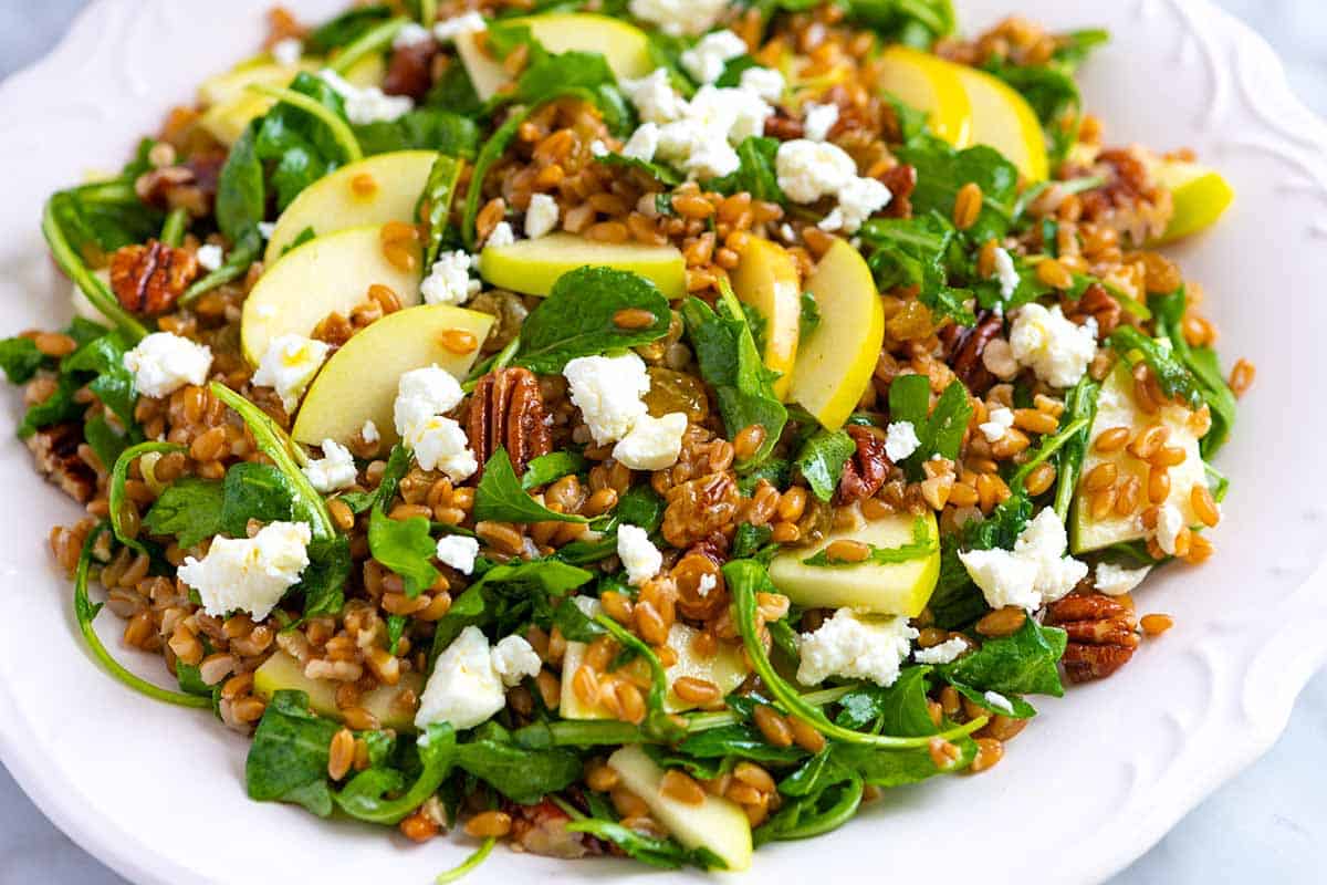Ensalada Farro con Manzanas y Rúcula