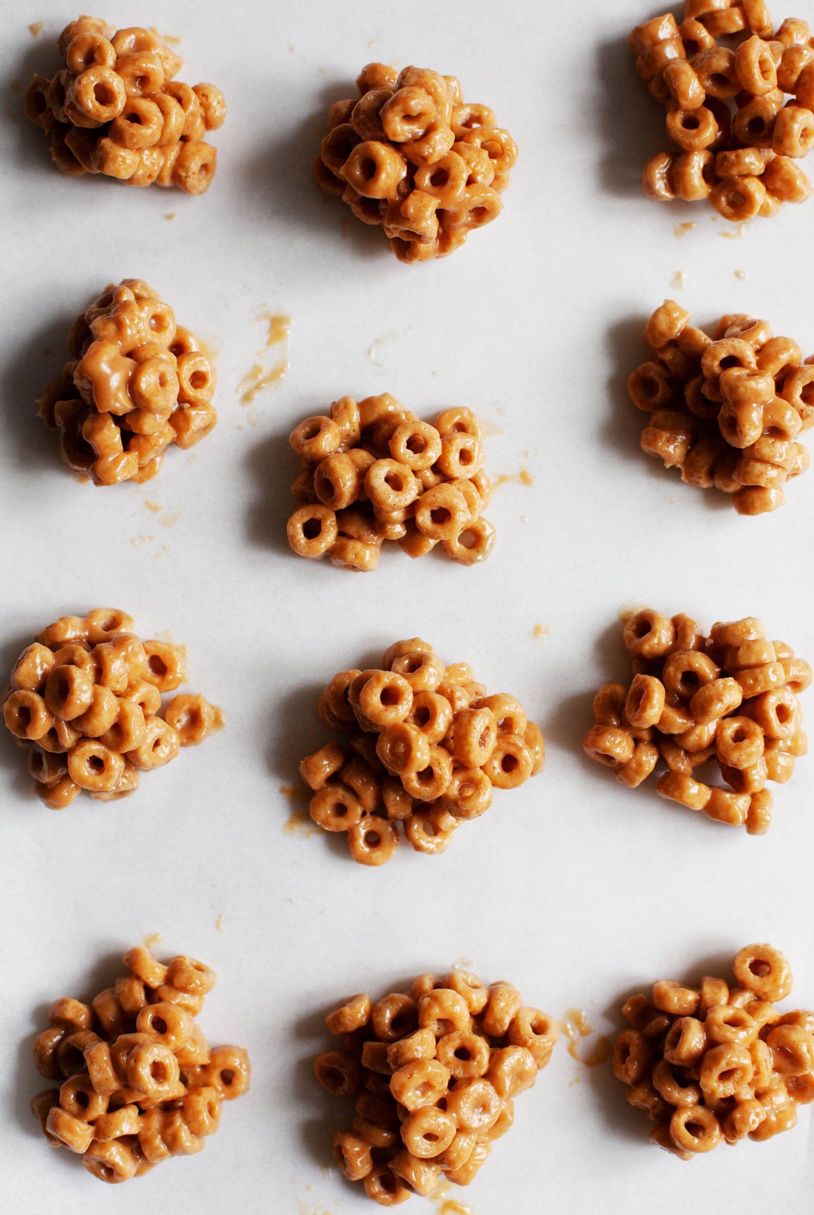 Bocaditos de cereales veganos de mantequilla de maní