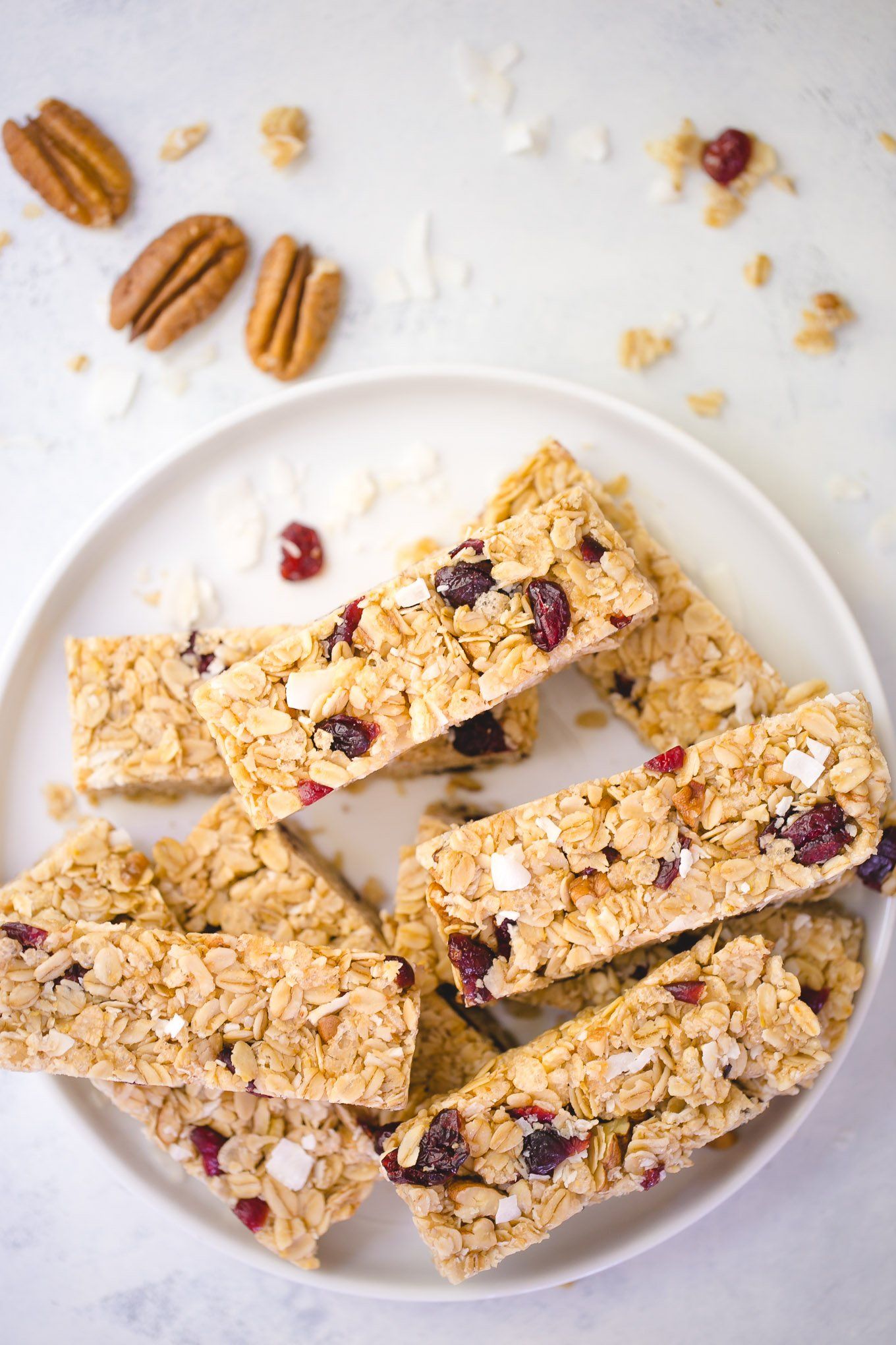 Barras de granola masticables de coco y nuez con arándanos