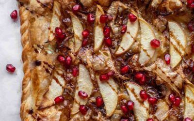 Tarta Brie de Manzana con Cebolla Caramelizada