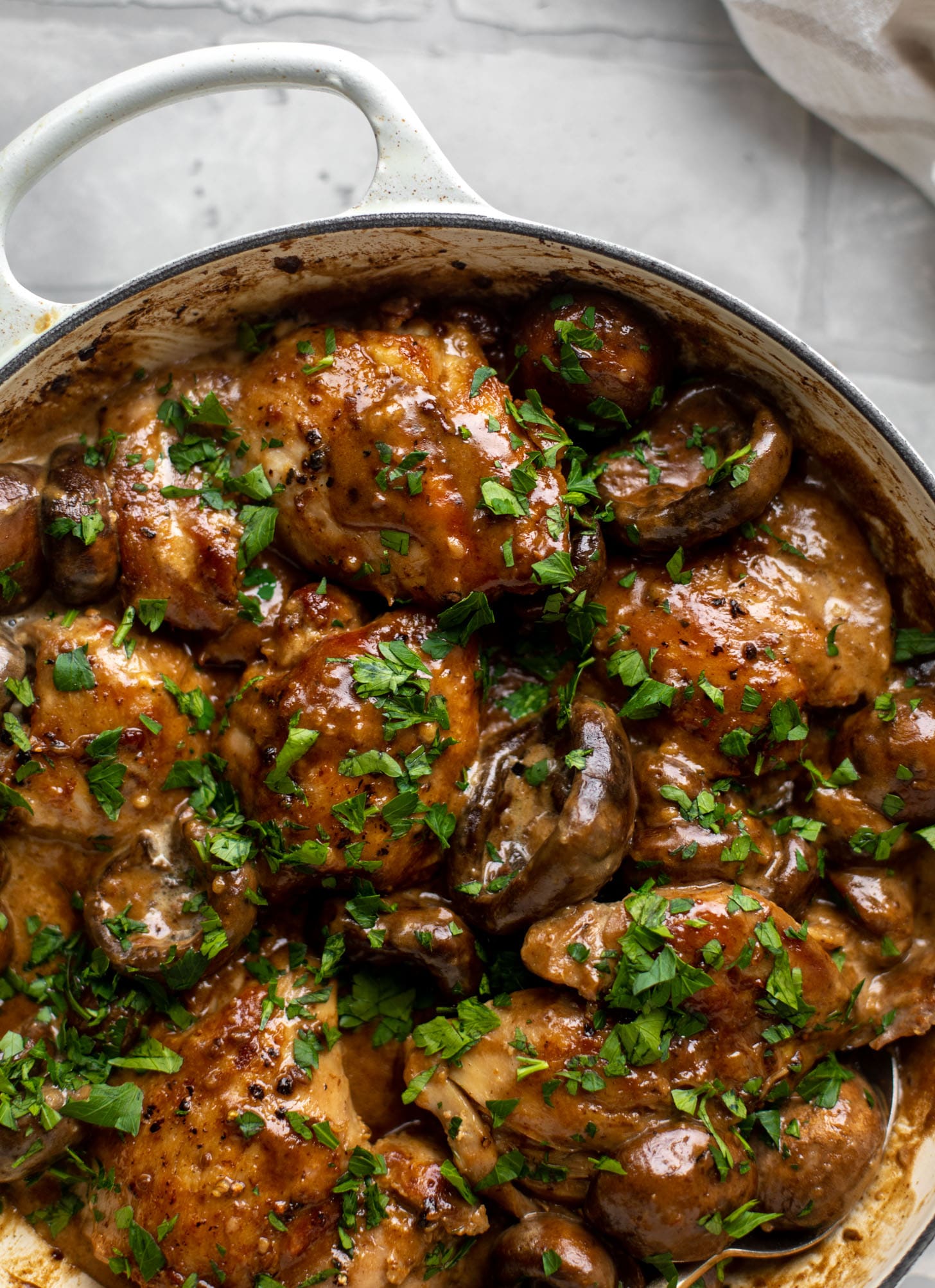 Pollo balsámico y champiñones – Pollo cremoso balsámico