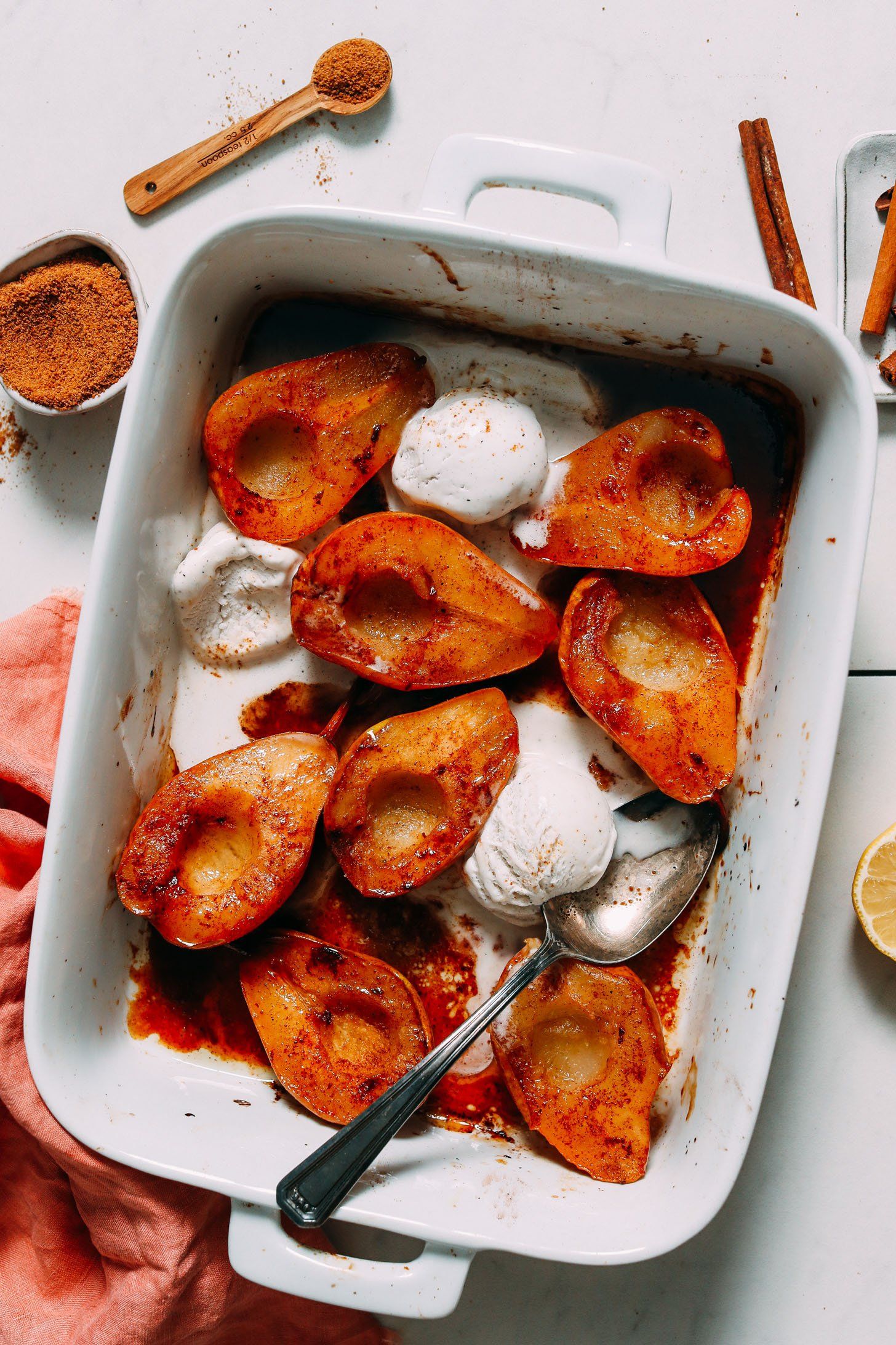 Peras horneadas fáciles (veganas y sin gluten)