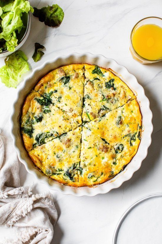 Quiche de salchicha sin corteza y espinacas