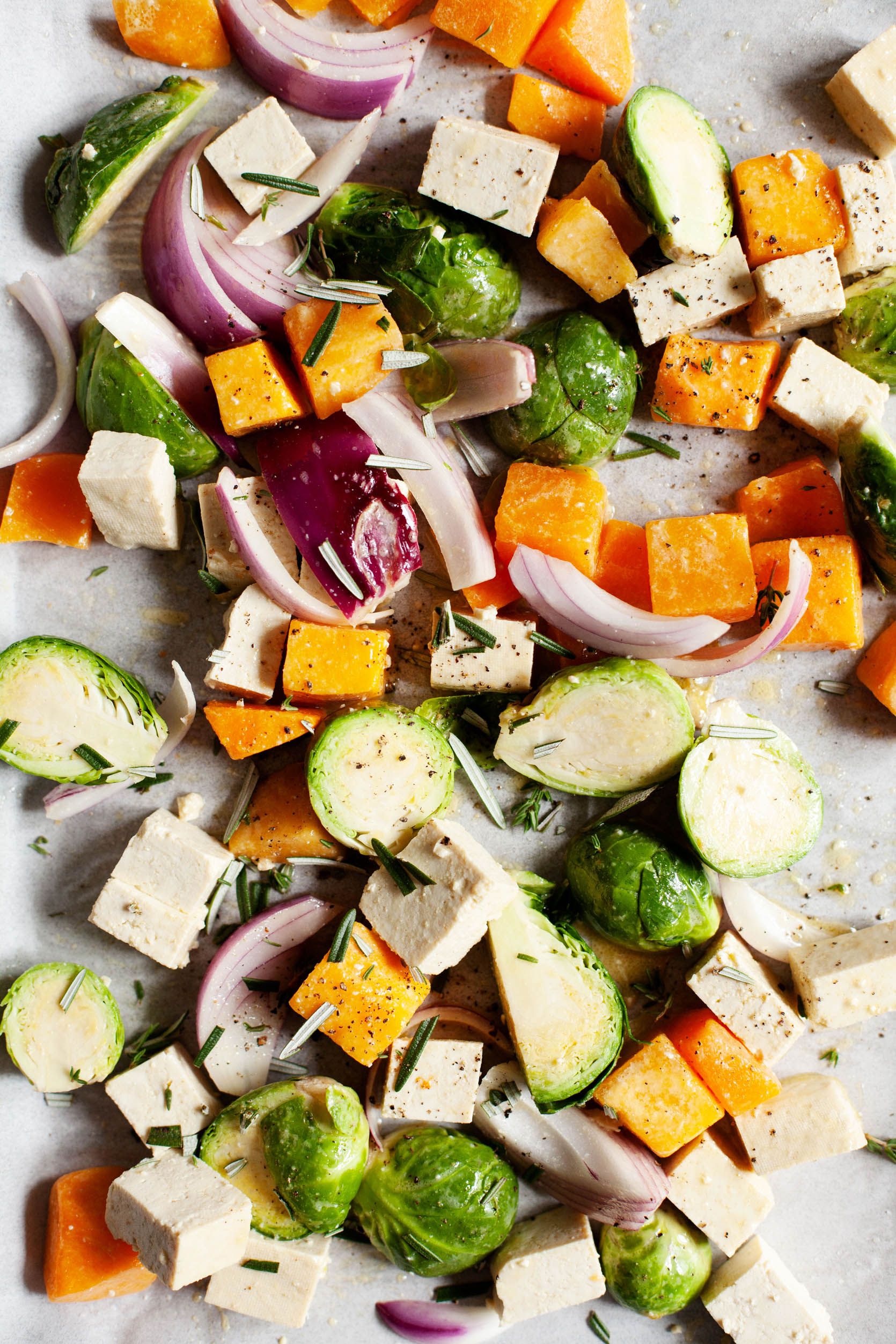 Horneado de tofu vegetal de otoño |  Una sencilla comida en sartén a base de plantas