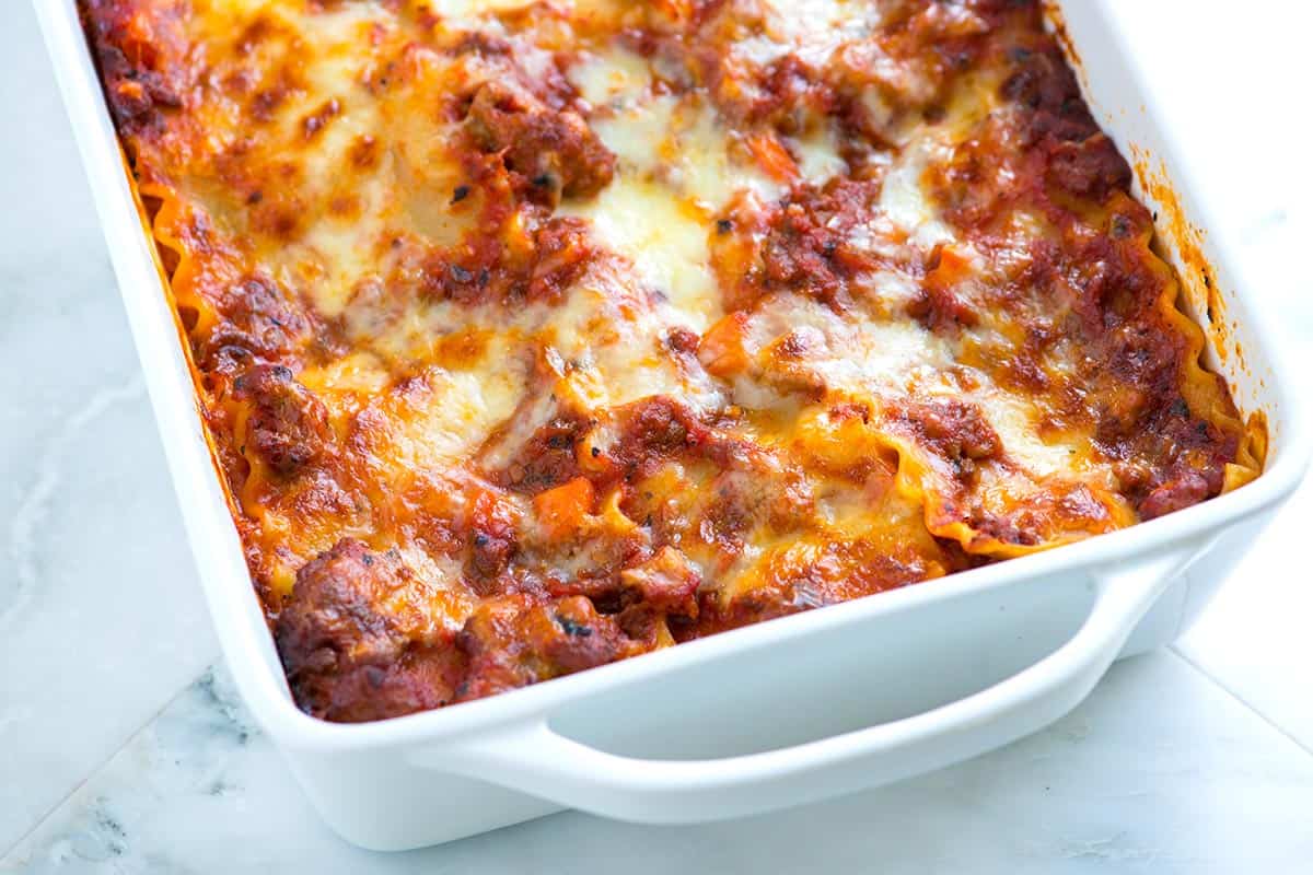 Lasaña de Salchicha con Queso y Carne de Res