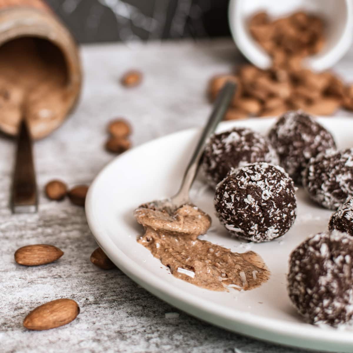Bolas de proteína de mantequilla de almendras
