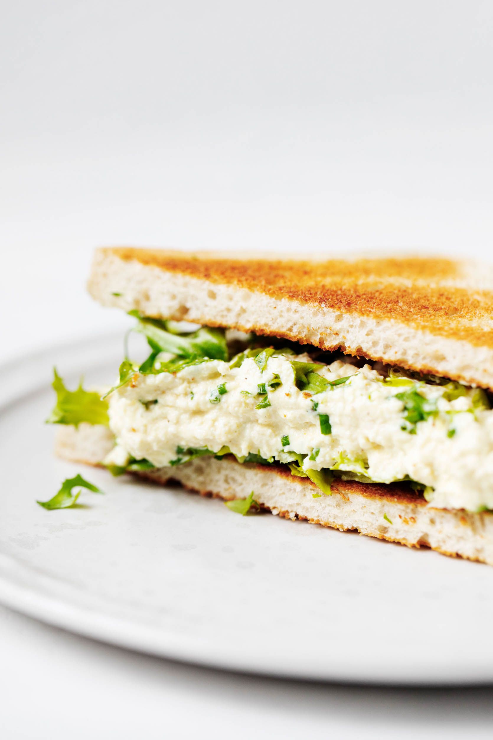 Ensalada de huevo de tofu simple y sabrosa