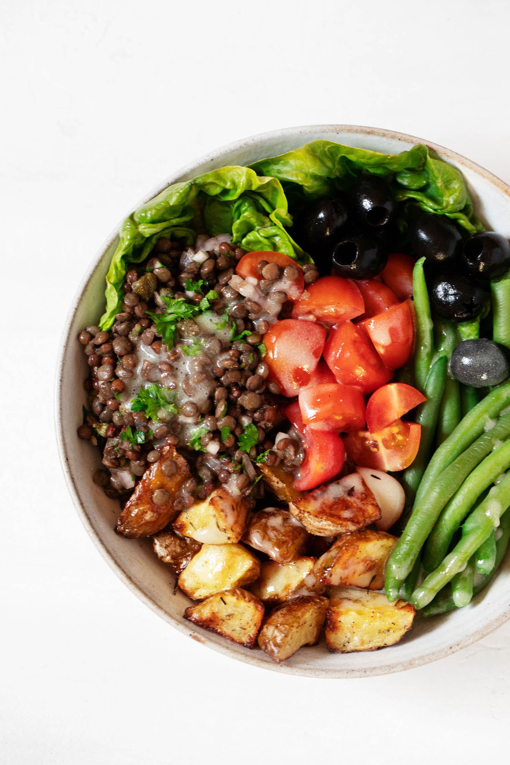 Ensalada vegana de lentejas niçoise