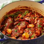 Coq au vin clásico